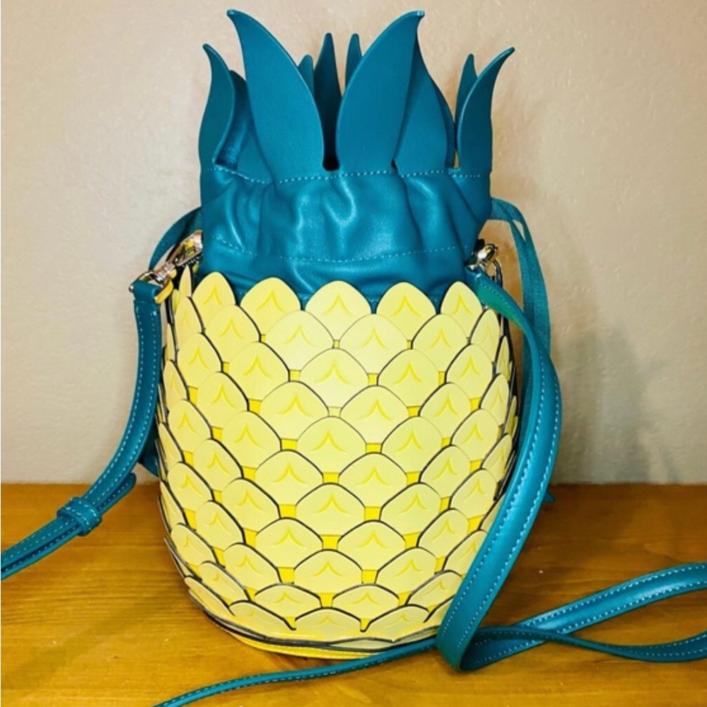 Kate Spade Colada Pinapple Crossbody Bucket Bag - Picture 2 of 9